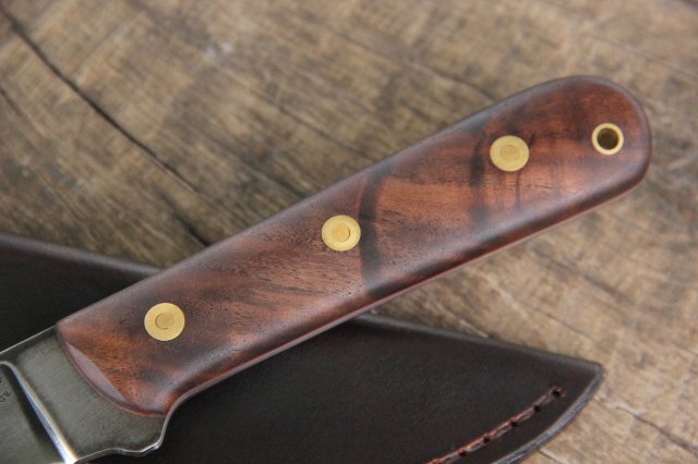 http://customhuntingknives.org/wp-content/uploads/2015/10/Stabilized-Walnut-Knife-Handle.jpg